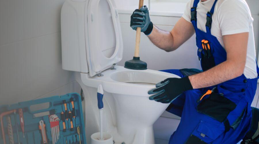 Professional clogged toilet repair in Rea, MO